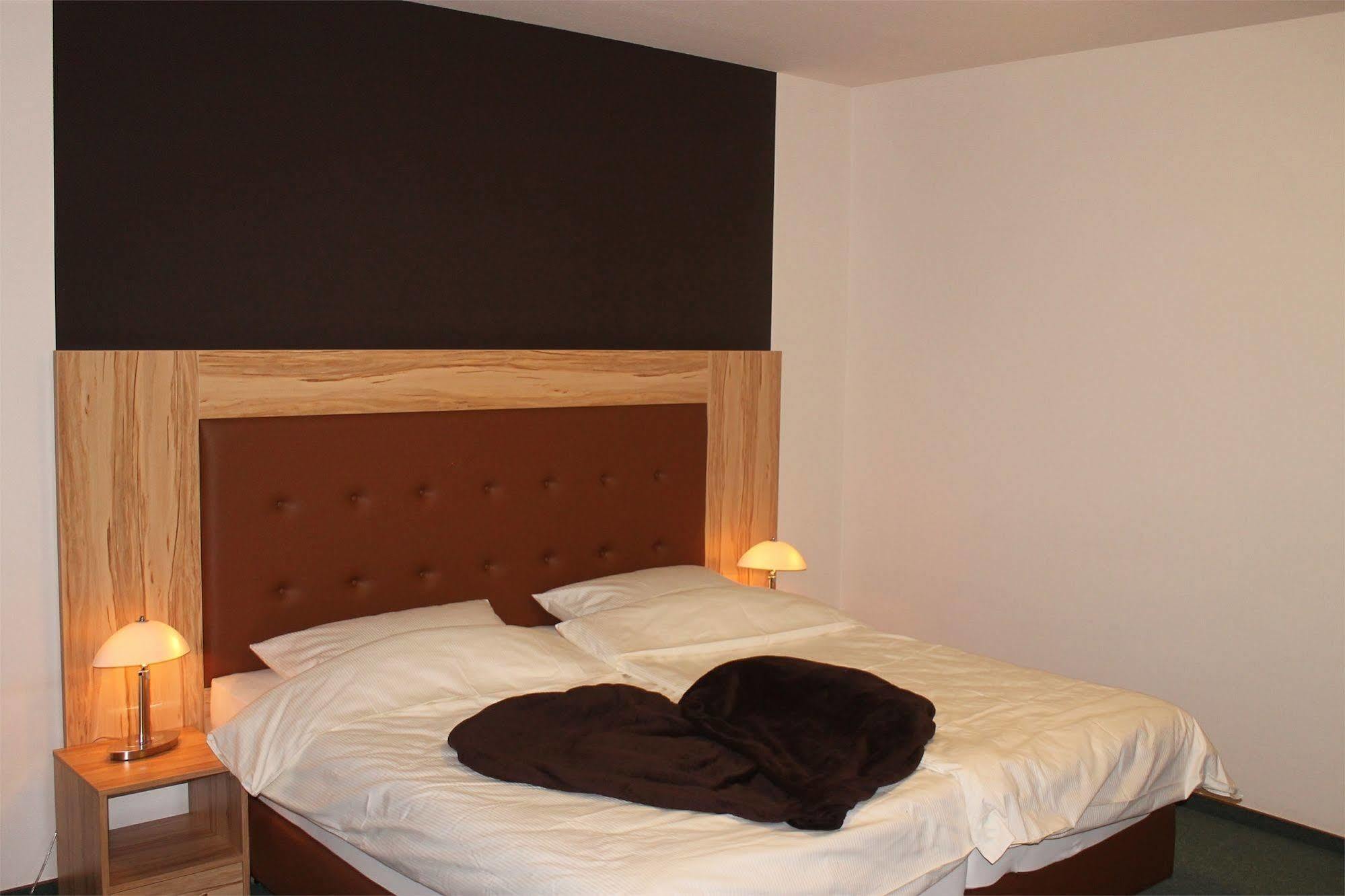Hotel Roeb Nideggen Extérieur photo