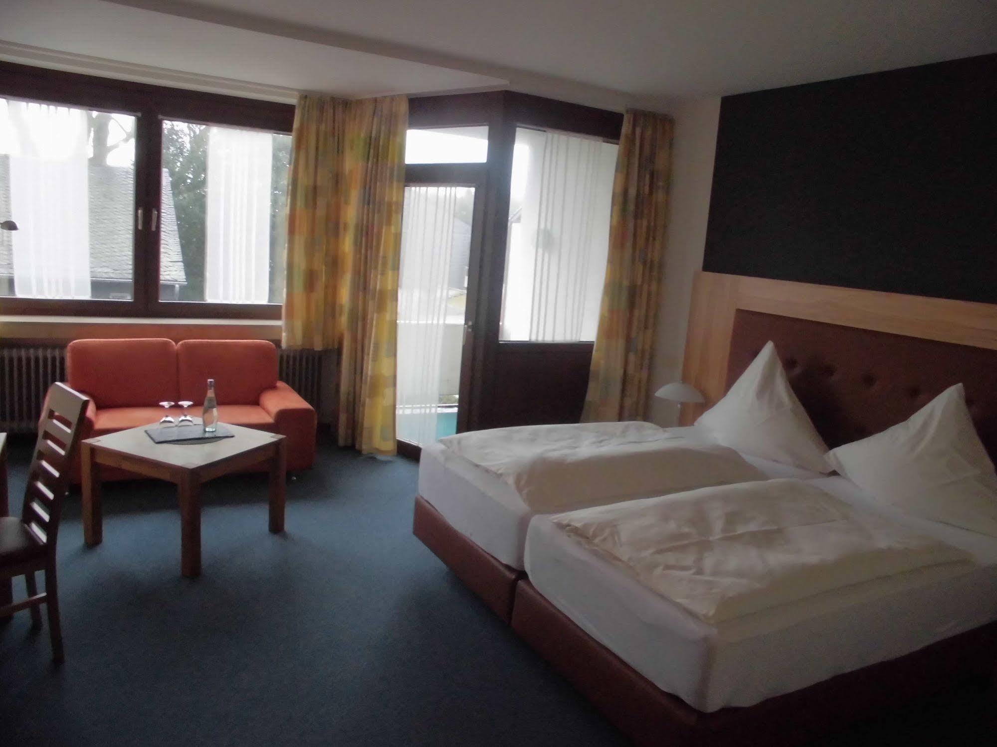 Hotel Roeb Nideggen Extérieur photo